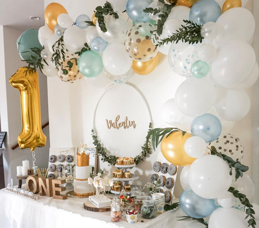 Ballongirlanden sind DIE Dekoidee für Sweet Tables, Geschenketische und Hintergründe © myboys_and_i