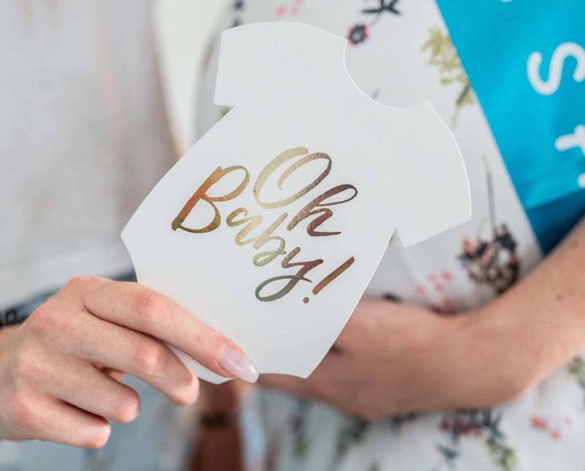 Zum Wohl der Bald-Mama dürfen Babyparty-Spiele ruhiger sein - wie etwa Advice Cards © inspiredbymk Zum Wohl der Bald-Mama dürfen Babyparty-Spiele ruhiger sein - wie etwa Advice Cards © inspiredbymk