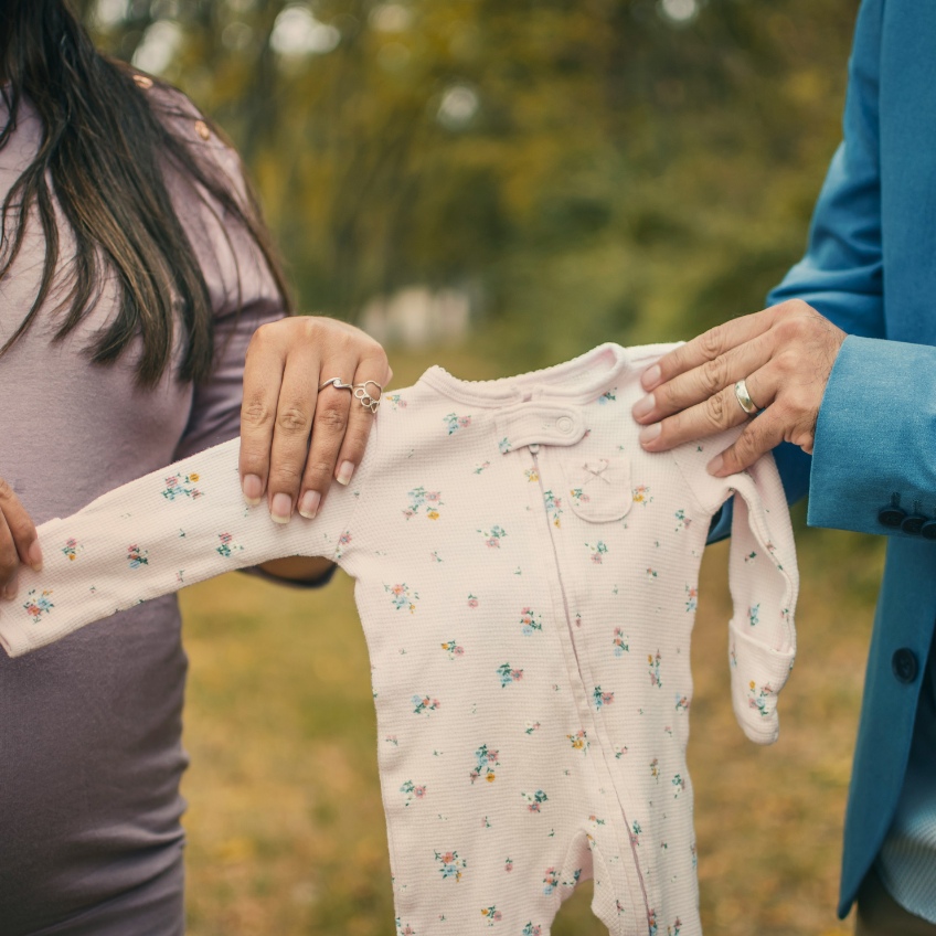 Babysachen Anschaffen und Sortieren gehört zum Nestbau (c) Gabriel Tovar Babysachen Anschaffen und Sortieren gehört zum Nestbau (c) Gabriel Tovar