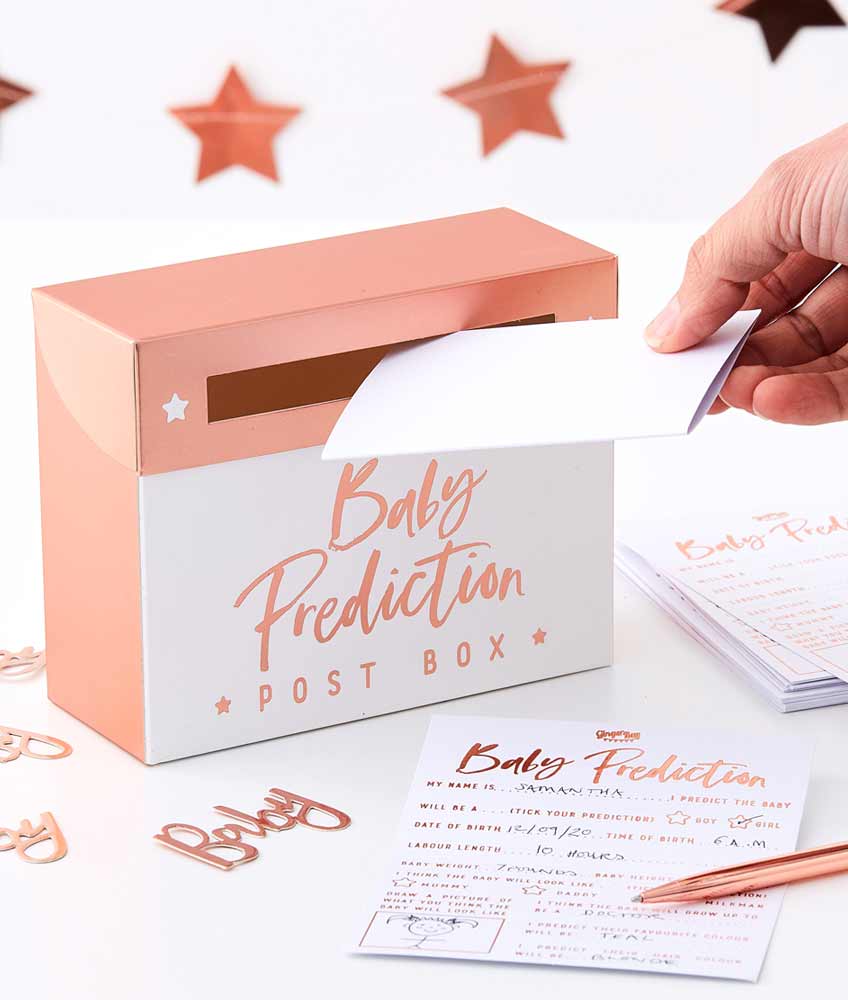 Die glanzvolle Box hat viel Platz für die Wettkarten deiner Babyparty-Gäste Die glanzvolle Box hat viel Platz für die Wettkarten deiner Babyparty-Gäste