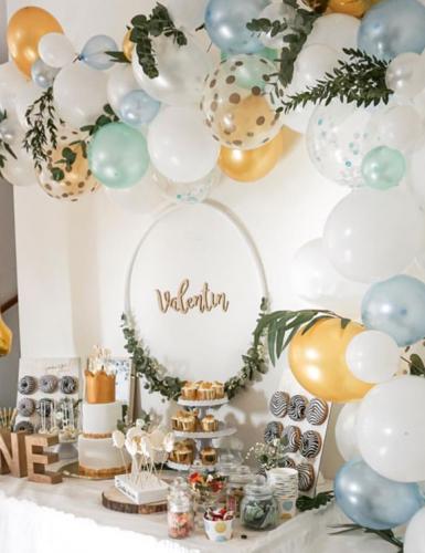 Ballongirlanden sind DIE Dekoidee für Sweet Tables, Geschenketische und Hintergründe © myboys_and_i