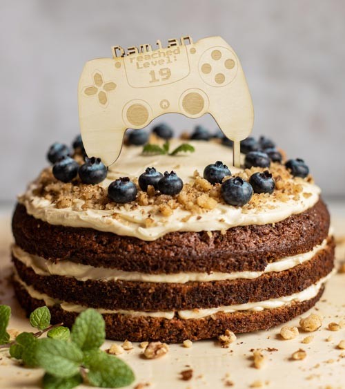 Dein Cake-Topper "Controller" aus Holz - Wunschtext